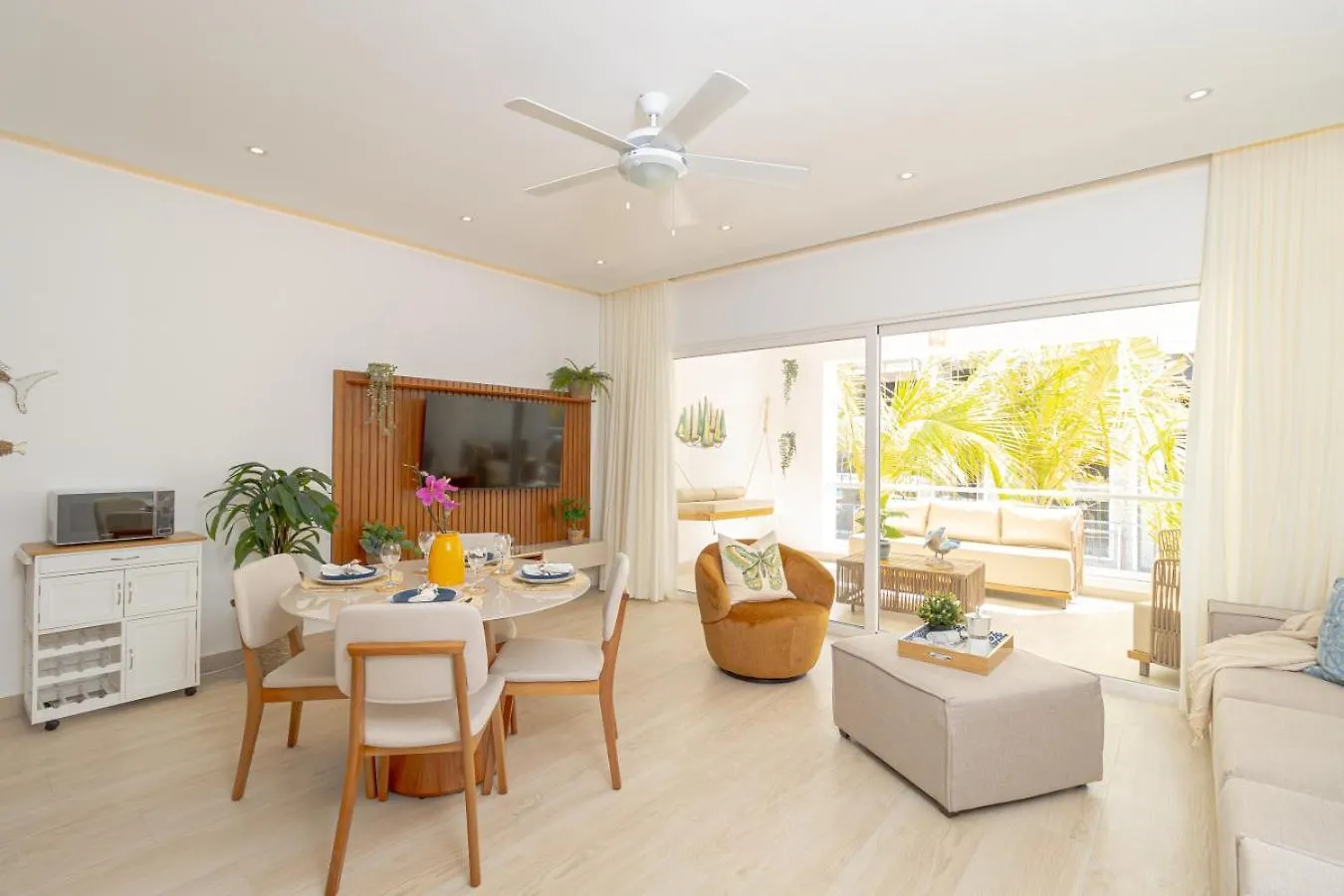 Luxury 1Br Oasis Private Beach Aqua Esmeralda La Laguna 0*,  Dominikai Köztársaság